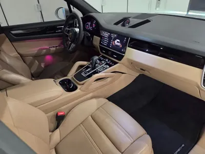 Porsche Cayenne 2023, 61850 км, за 57594.05 USD - фото 9