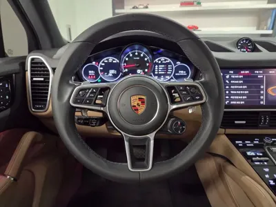 Porsche Cayenne 2023, 61850 км, за 57594.05 USD - фото 11