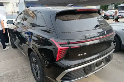 Hongqi HS3 2023, 44400 км, за 13248 USD