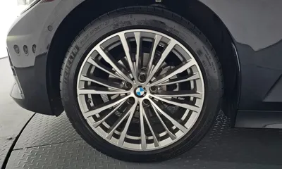 BMW 3-Series 2021, 52675 км, за 18905.08 USD