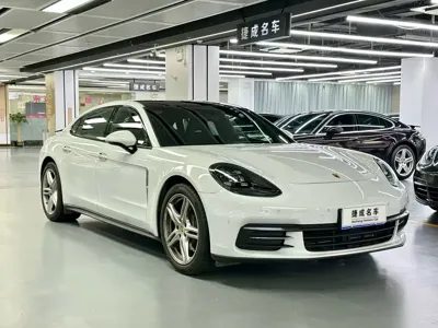 Porsche Panamera · 2018 год