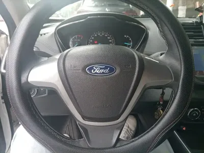 Ford Escort 2017, 89200 км, за 3880.81 USD
