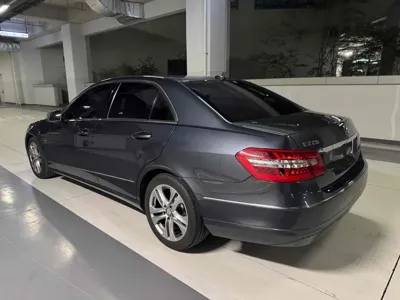 Mercedes-Benz E-Class 2011, 105300 км, за 3931.99 USD