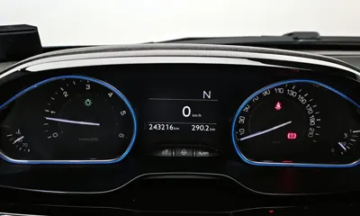 Peugeot 2008 2015, 243216 км, за 1652.57 USD - фото 8