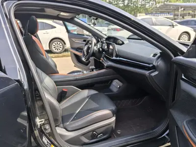 Changan UNI-V 2022, 28000 км, за 7327.7 USD - фото 6
