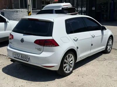 Volkswagen Golf 2015, 108326 км, за 6885.91 USD