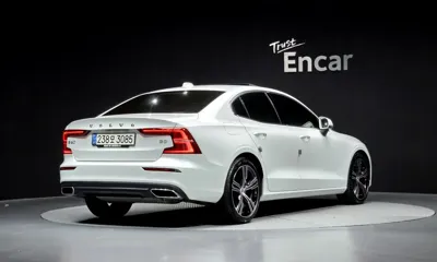 Volvo S60 2022, 28912 км, за 23730.85 USD