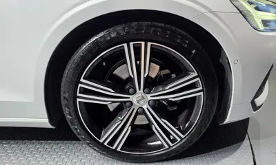 Volvo S60 2022, 28912 км, за 23730.85 USD