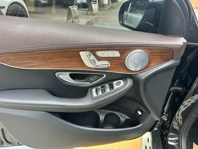 Mercedes-Benz GLC 2021, 50000 км, за 26309.08 USD