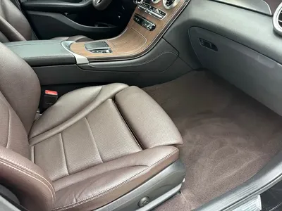 Mercedes-Benz GLC 2021, 50000 км, за 26309.08 USD - фото 9