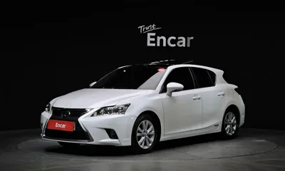 Lexus CT200h · 2017 год