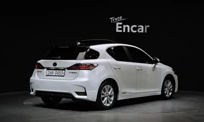 Lexus CT200h 2017, 102648 км, за 9602.64 USD
