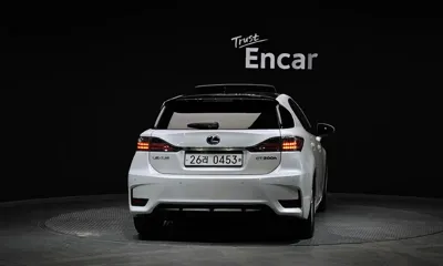 Lexus CT200h 2017, 102648 км, за 9602.64 USD
