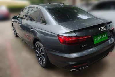 Audi A4L 2023, 23300 км, за 26067 USD