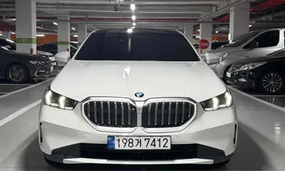 BMW 5-Series 2024, 35000 км, за 38316.45 USD