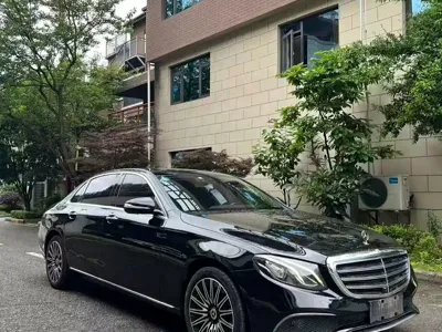 Mercedes-Benz E-Class 2018, 130000 км, за 20423.38 USD