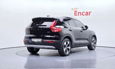 Volvo XC40 2023, 24769 км, за 25600.63 USD