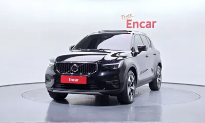 Volvo XC40 2023, 24769 км, за 25600.63 USD