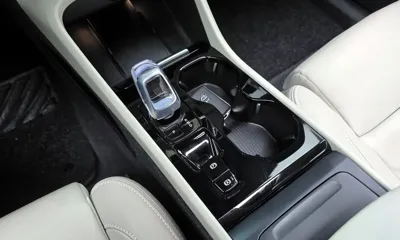 Volvo XC40 2023, 24769 км, за 25395.57 USD - фото 9