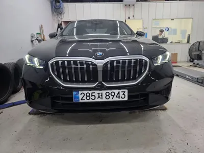 BMW 5-Series · 2026 год