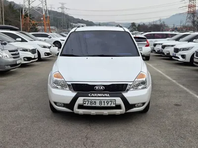 Kia Canival 2013, 171000 км, за 2636.27 USD
