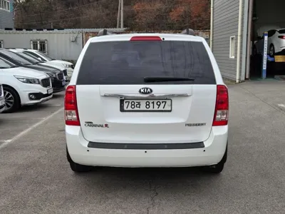 Kia Canival 2013, 171000 км, за 2636.27 USD