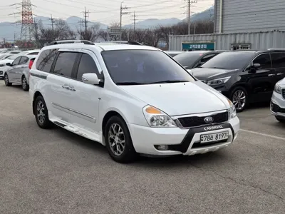Kia Canival 2013, 171000 км, за 2636.27 USD