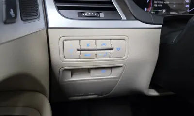 Hyundai Genesis 2016, 92068 км, за 11400.66 USD - фото 29