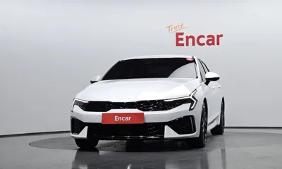 Kia K5 2024, 31830 км, за 17773.37 USD