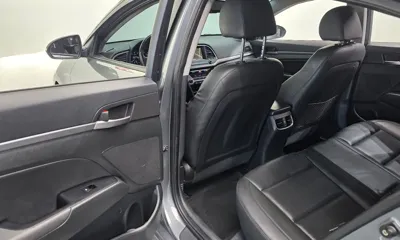 Hyundai Avante 2016, 96749 км, за 5616.12 USD - фото 19