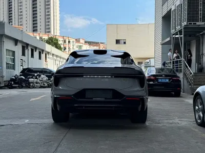 Lotus Eletre 2023, 14000 км, за 73541.69 USD