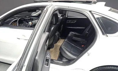 Jaguar XF 2018, 79148 км, за 5795.4 USD - фото 13