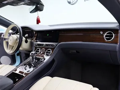 Bentley Continental 2020, 49800 км, за 277805.09 USD - фото 21