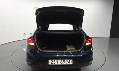 Hyundai Avante 2019, 54478 км, за 7811.47 USD - фото 20