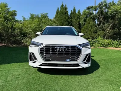 Audi Q3 2023, 23000 км, за 27276.09 USD