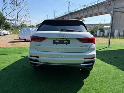 Audi Q3 2023, 23000 км, за 27276.09 USD