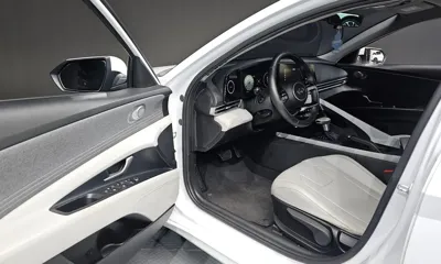 Hyundai Avante 2021, 125838 км, за 8599.35 USD - фото 10