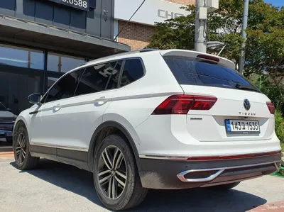 Volkswagen Tiguan 2022, 97845 км, за 15688.59 USD