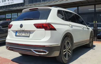 Volkswagen Tiguan 2022, 97845 км, за 15688.59 USD