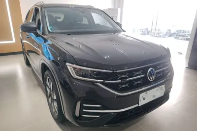 Volkswagen Tayron 2023, 63300 км, за 18127 USD
