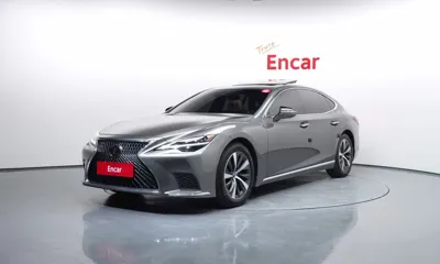 Lexus LS · 2022 год