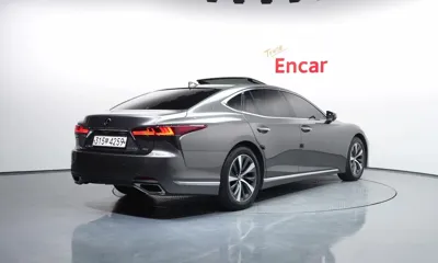 Lexus LS 2022, 114804 км, за 36988.87 USD