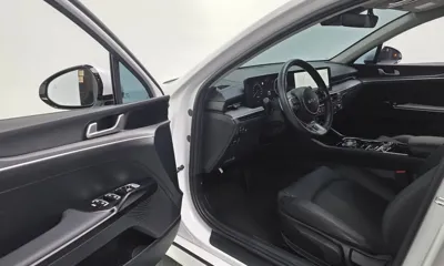 Kia K5 2025, 32089 км, за 22909.28 USD - фото 11