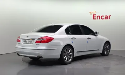 Hyundai Genesis 2010, 185324 км, за 2955.86 USD