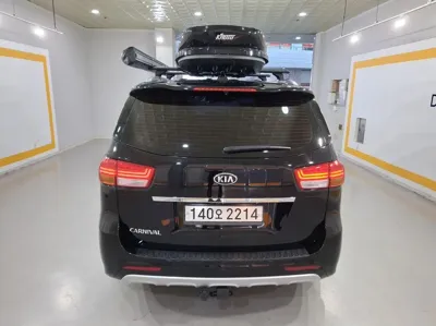 Kia Canival 2017, 121728 км, за 8923.86 USD
