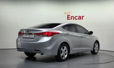Hyundai Avante 2013, 123417 км, за 2953.92 USD