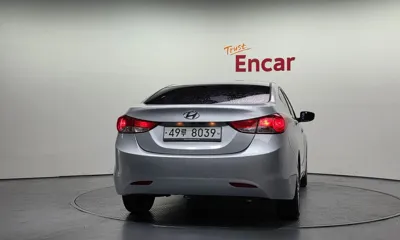 Hyundai Avante 2013, 123417 км, за 2953.92 USD