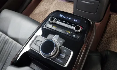 Genesis EQ900