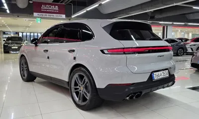Porsche Cayenne 2024, 16970 км, за 89864.78 USD - фото 8