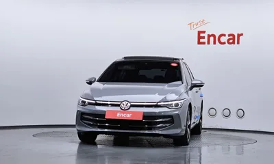 Volkswagen Golf 2025, 15120 км, за 65140.1 USD